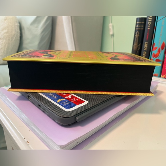 Waterstones Exclusive Edition of Swordcatcher by Cassandra Clare - Picture 7 of 11